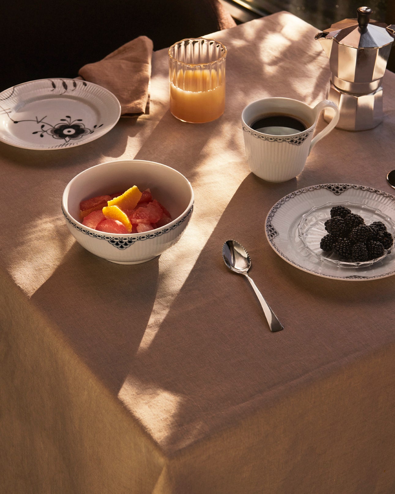 Black Fluted Mega | Handmade Porcelain | Royal Copenhagen