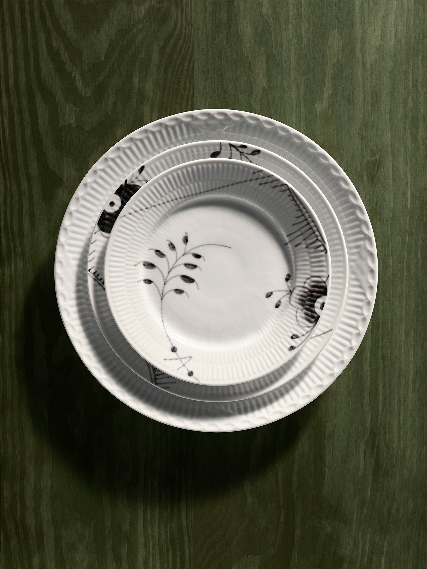 Black Fluted Mega | Handmade Porcelain | Royal Copenhagen