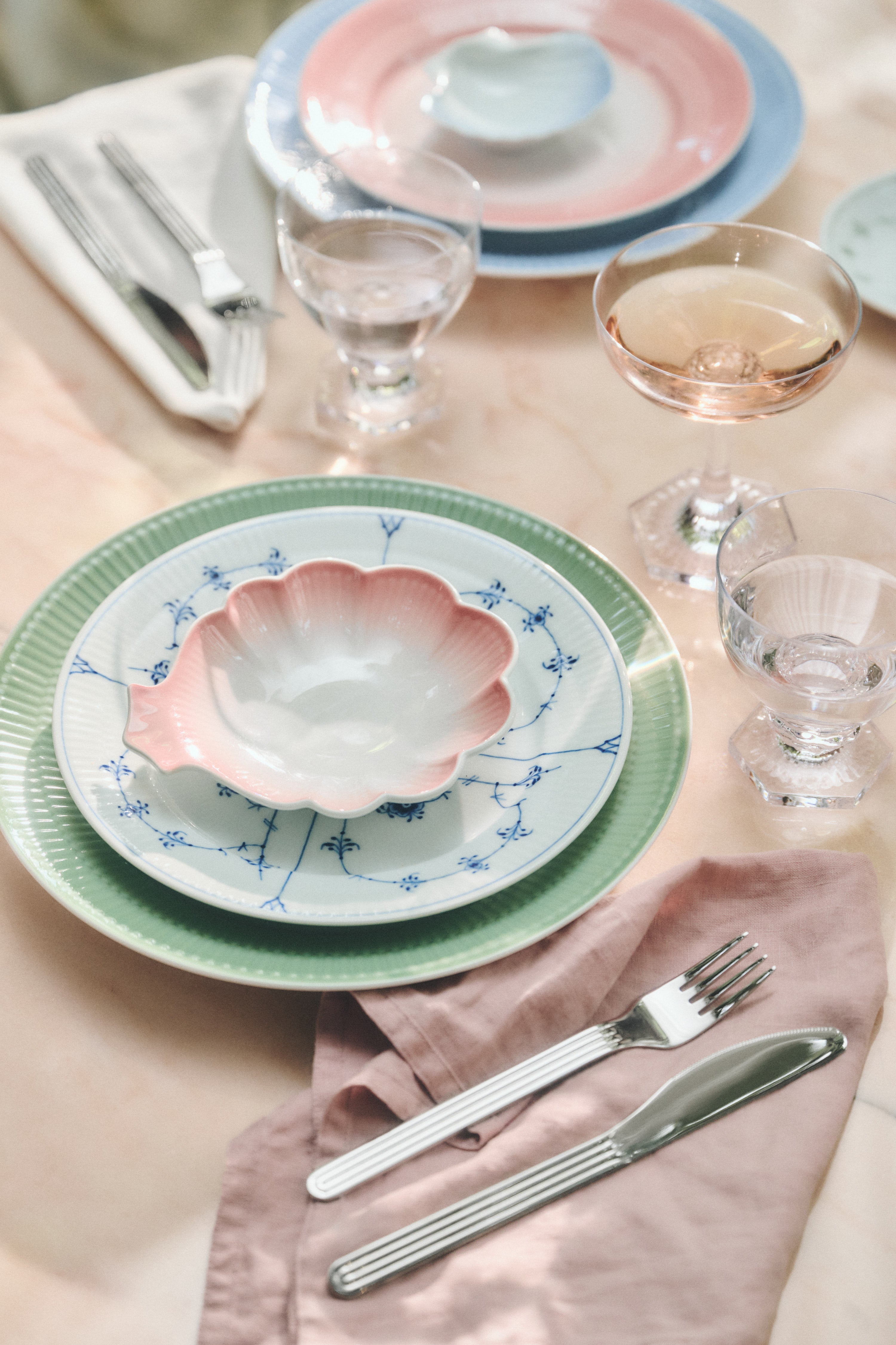 ロイヤルコペンハーゲン　アイリス花器 Iris in coral, green and blue | Royal Copenhagen