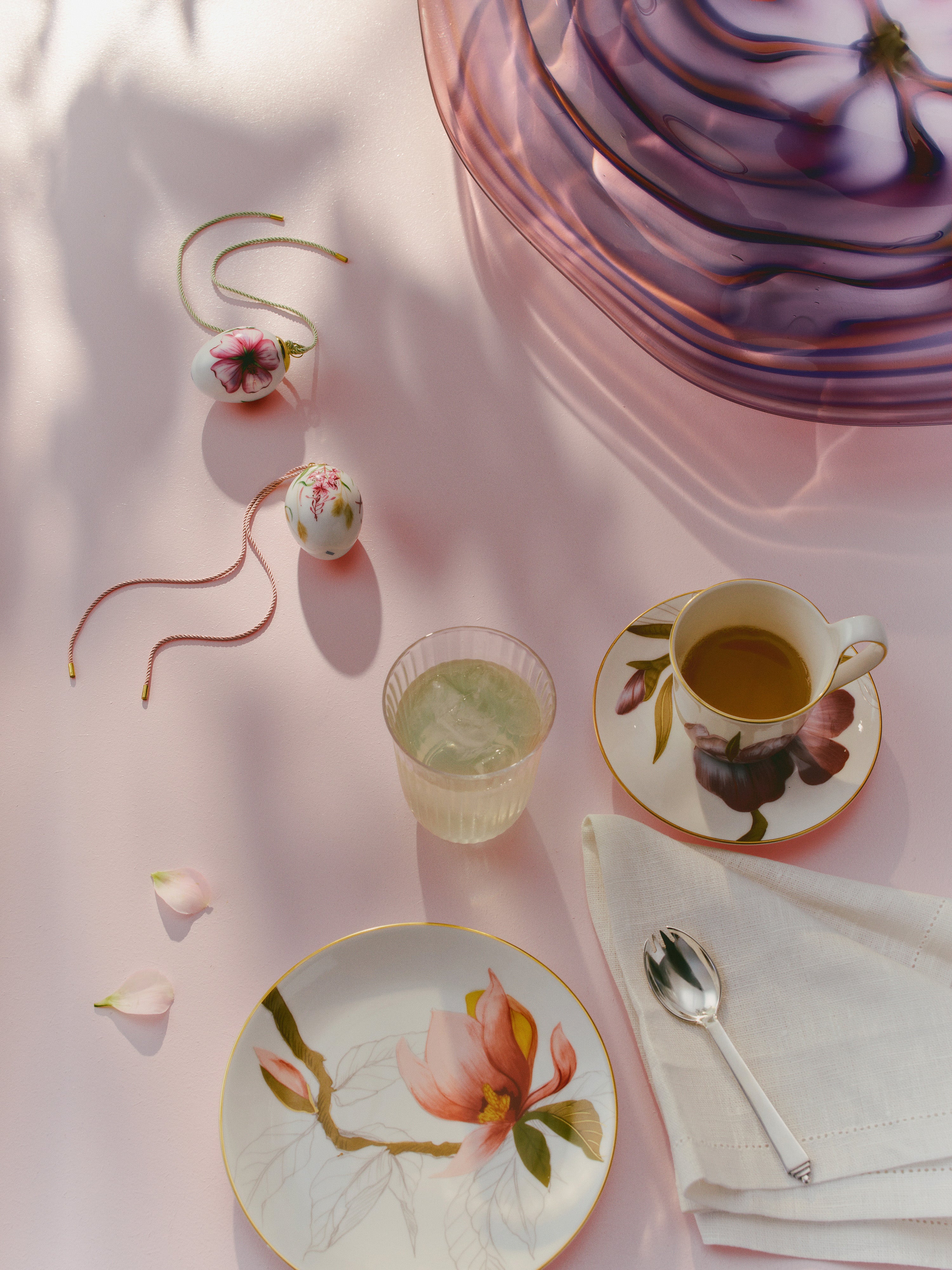 Flora High Handle Cup and Saucer, Magnolia, 27 cl | Royal Copenhagen