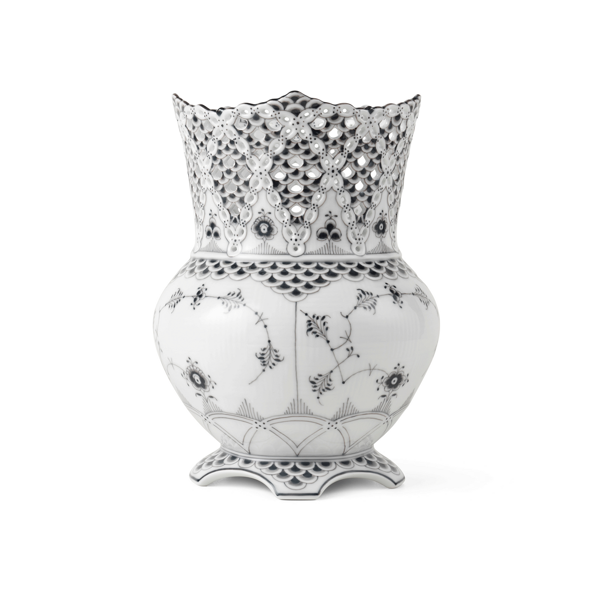 Black Fluted Full Lace Vase, 22 cm - Black Fluted Full Lace vase