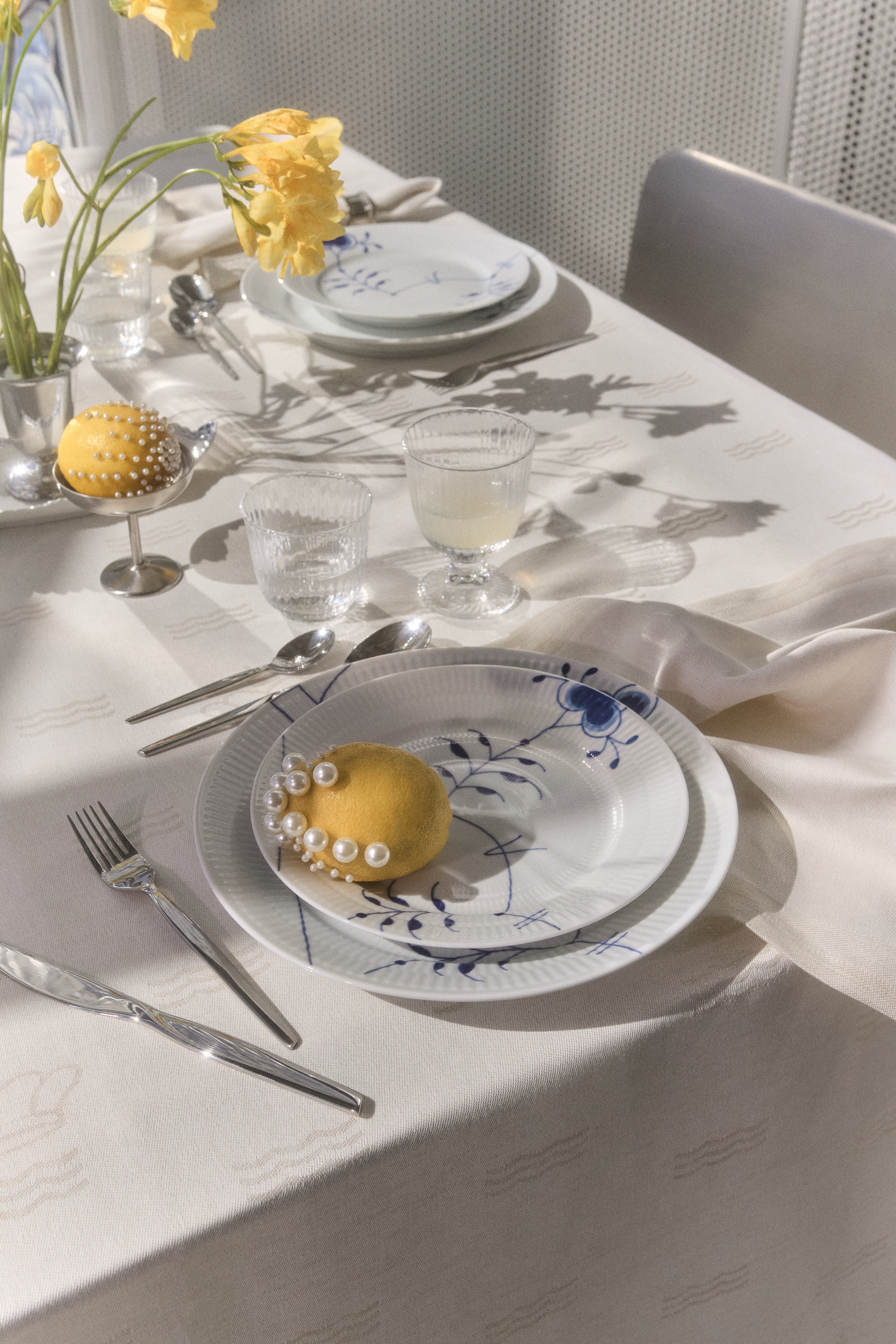 Blue Fluted Mega Plate Coupe, 20 cm | Royal Copenhagen
